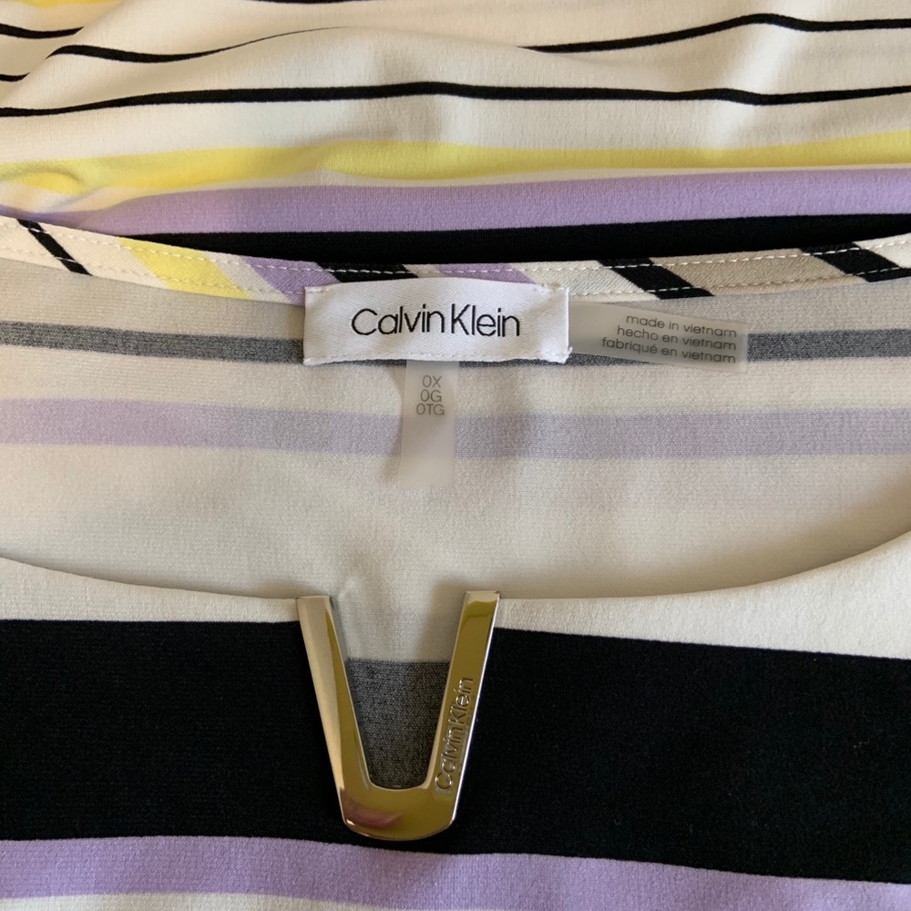 Calvin Klein top - Picture 4 of 5